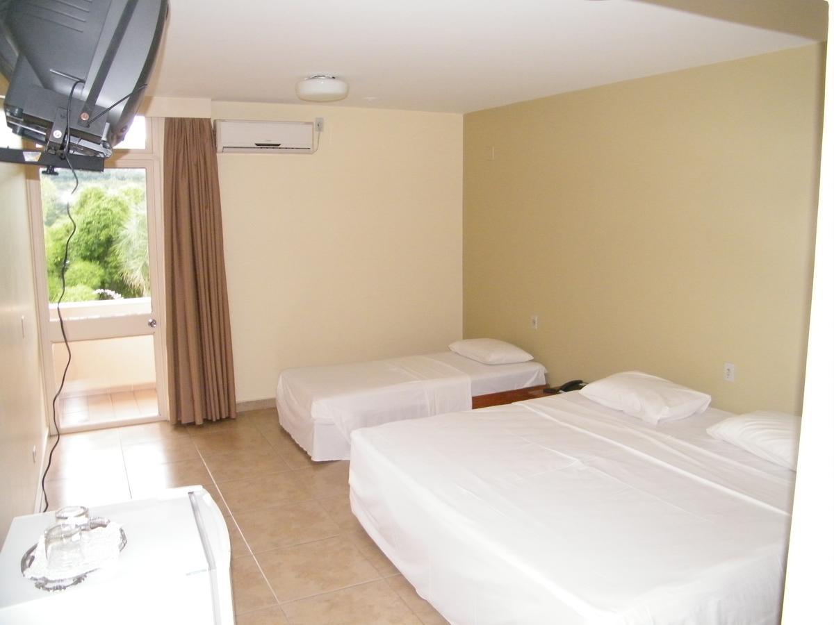 Hotel Vila Boa Goias Bagian luar foto