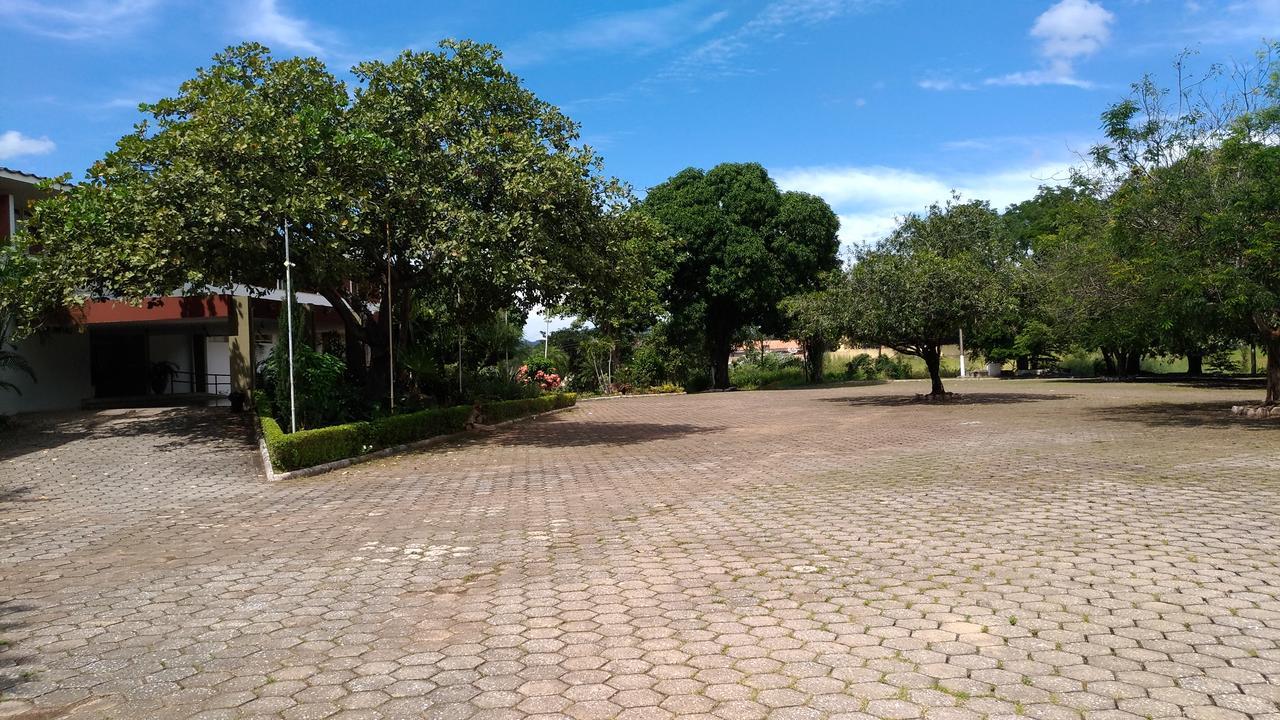Hotel Vila Boa Goias Bagian luar foto